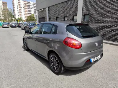 Fiat Bravo 2010 - 5980 EUR, 147000 km - AUTO.MOTO.pt - 147000km - foto 11 de 23