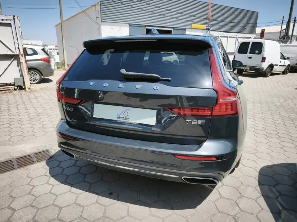 Volvo V60 2019 - 24900 EUR, 182000 km - AUTO.MOTO.pt - 182000km - foto 3 de 25