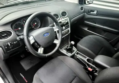 Ford Focus 2007 - 6950 EUR, 158684 km - AUTO.MOTO.pt - 158684km - foto 19 de 36