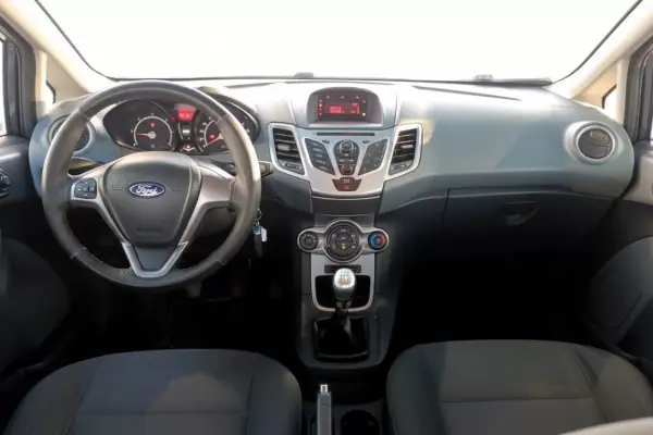 Ford Fiesta 2010 - 6950 EUR, 190000 km - 190000km - foto 12 de 13