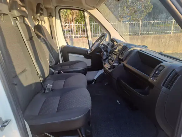 Peugeot Boxer 2015 - 15500 EUR, 87000 km - AUTO.MOTO.pt - 87000km - foto 7 de 9