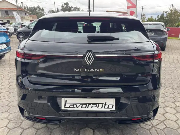Renault Mégane E-Tech 2022 - 22500 EUR, 89000 km - AUTO.MOTO.pt - 89000km - foto 8 de 44