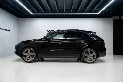 Porsche Cayenne 2023 - 89950 EUR, 40000 km - AUTO.MOTO.pt - 40000km - foto 18 de 59