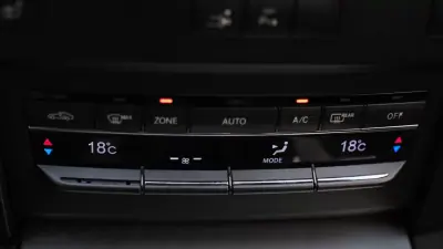 Mercedes-Benz E 250 2009 - 11999 EUR, 478000 km - AUTO.MOTO.pt - 478000km - foto 18 de 35