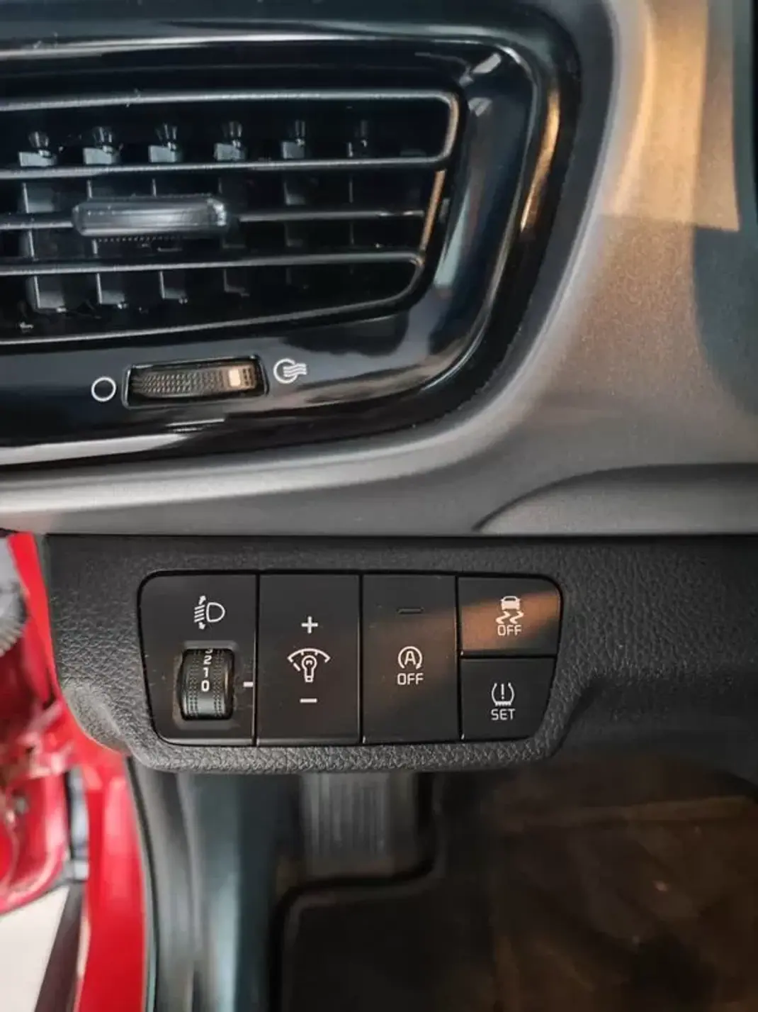 Kia Stonic 2021 - 14950 EUR, 29990 km - AUTO.MOTO.pt - 29990km - foto 23 de 33