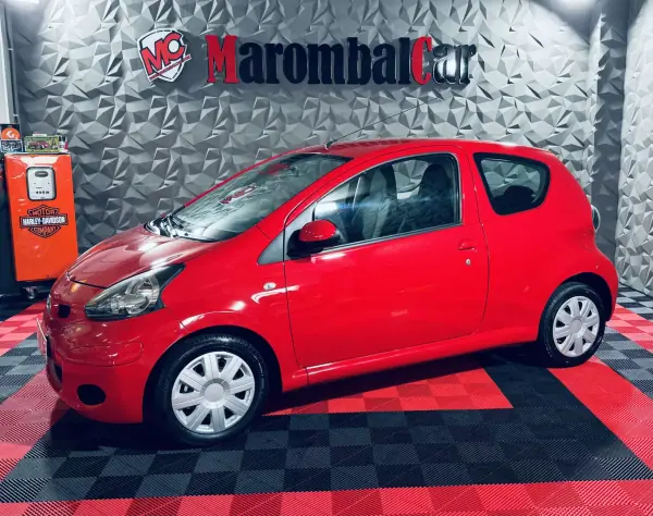 Toyota Aygo 2009 - 4990 EUR, 101120 km - AUTO.MOTO.pt - 101120km - foto 7 de 21