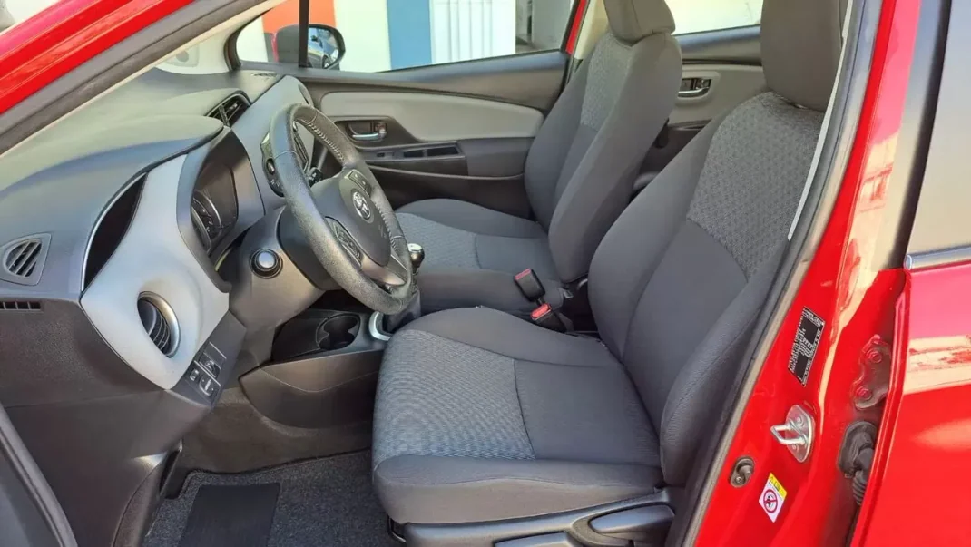 Toyota Yaris 2014 - 11890 EUR, 90525 km - AUTO.MOTO.pt - 90525km - foto 5 de 39