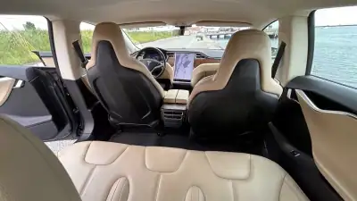 Tesla Model S 2017 - 24500 EUR, 142000 km - AUTO.MOTO.pt - 142000km - foto 11 de 14
