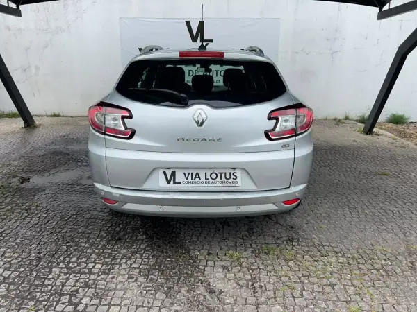 Renault Mégane Break 2012 - 4500 EUR, 299771 km - AUTO.MOTO.pt - 299771km - foto 6 de 11