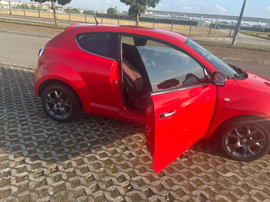 Alfa Romeo MiTo 2010 - 6950 EUR, 170000 km - AUTO.MOTO.pt - 170000km - foto 2 de 10