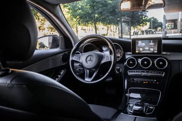Mercedes-Benz C 220 2016 - 20900 EUR, 182084 km - AUTO.MOTO.pt - 182084km - foto 30 de 39