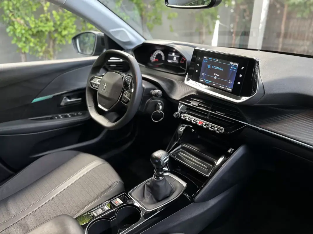Peugeot 208 2023 - 15900 EUR, 68000 km - AUTO.MOTO.pt - 68000km - foto 8 de 24