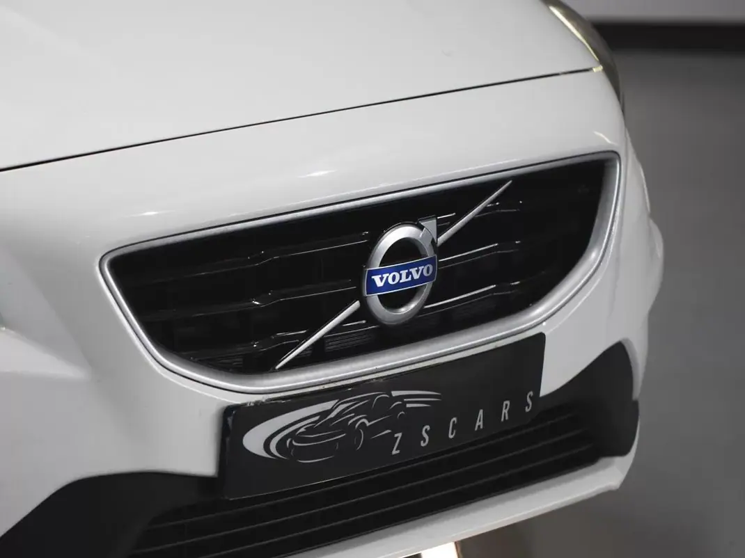 Volvo V40 2016 - 16990 EUR, 129000 km - AUTO.MOTO.pt - 129000km - foto 10 de 21