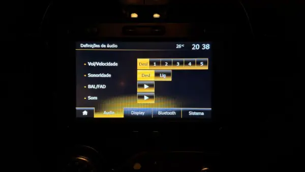 Renault Captur 2018 - 12990 EUR, 149914 km - AUTO.MOTO.pt - 149914km - foto 41 de 44