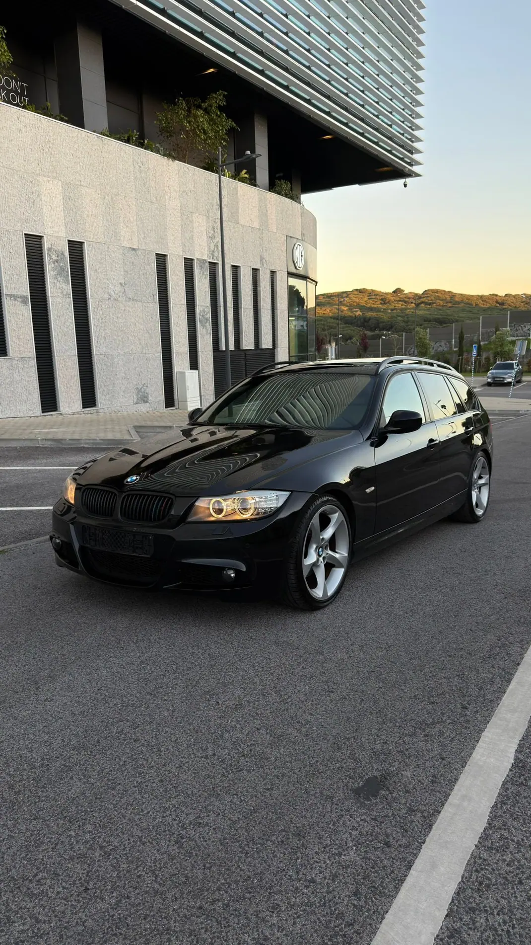 BMW 318 2008 - 9000 EUR, 248000 km - AUTO.MOTO.pt - 248000km - foto 1 de 14