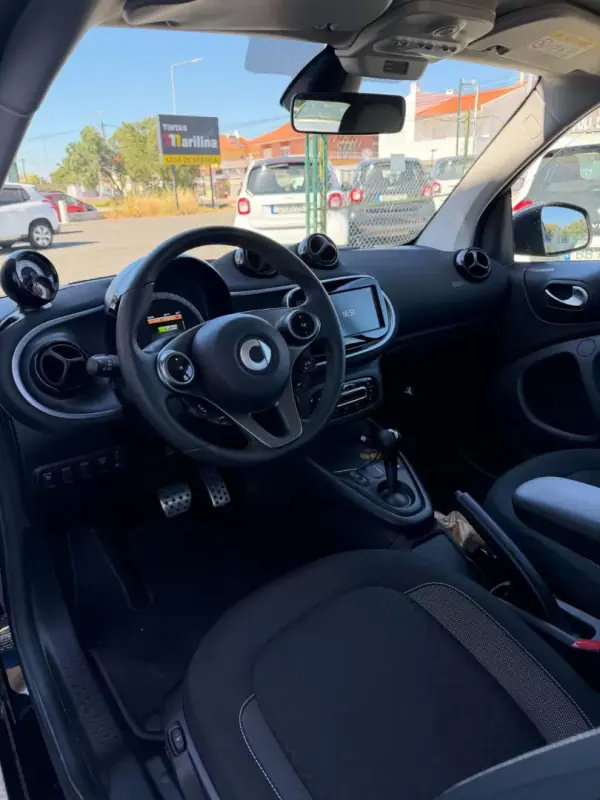 Smart Fortwo Cabrio 2020 - 14980 EUR, 20000 km - AUTO.MOTO.pt - 20000km - foto 3 de 9