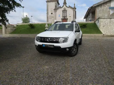 Dacia Duster 2015 - 10990 EUR, 208000 km - AUTO.MOTO.pt - 208000km - foto 2 de 35