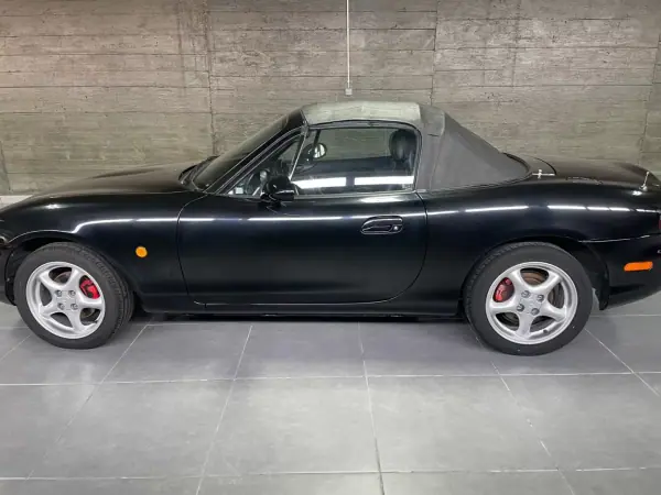 Mazda MX-5 1999 - 8750 EUR, 230000 km - AUTO.MOTO.pt - 230000km - foto 5 de 11