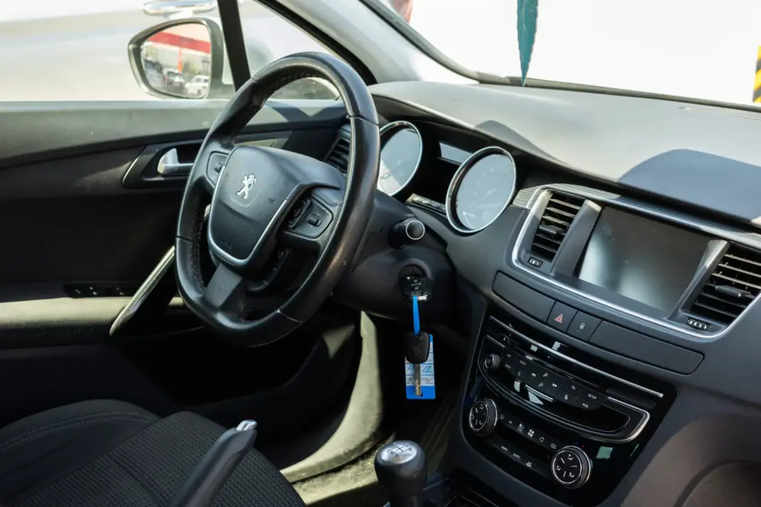 Peugeot 508 SW 2015 - 12000 EUR, 158000 km - 158000km - foto 7 de 10