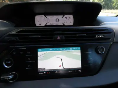Citroën C4 Picasso 2017 - 13990 EUR, 169000 km - AUTO.MOTO.pt - 169000km - foto 41 de 45