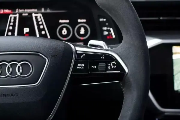 Audi RS6 Avant 2021 - 119000 EUR, 79216 km - AUTO.MOTO.pt - 79216km - foto 13 de 17