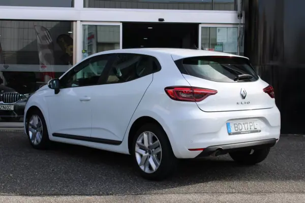 Renault Clio 2023 - 15900 EUR, 53000 km - AUTO.MOTO.pt - 53000km - foto 3 de 23