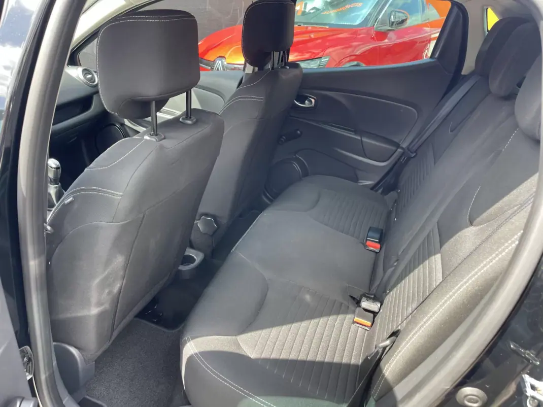 Renault Clio 2017 - 12950 EUR, 84958 km - 84958km - foto 9 de 12