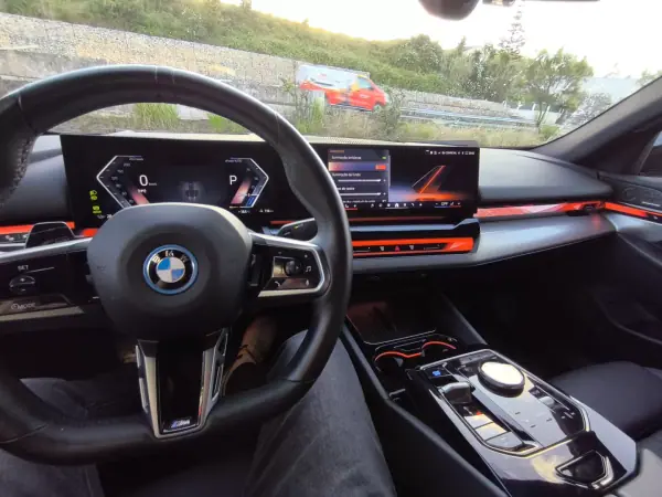 BMW i5 2024 - 54900 EUR, 49000 km - AUTO.MOTO.pt - 49000km - foto 12 de 14