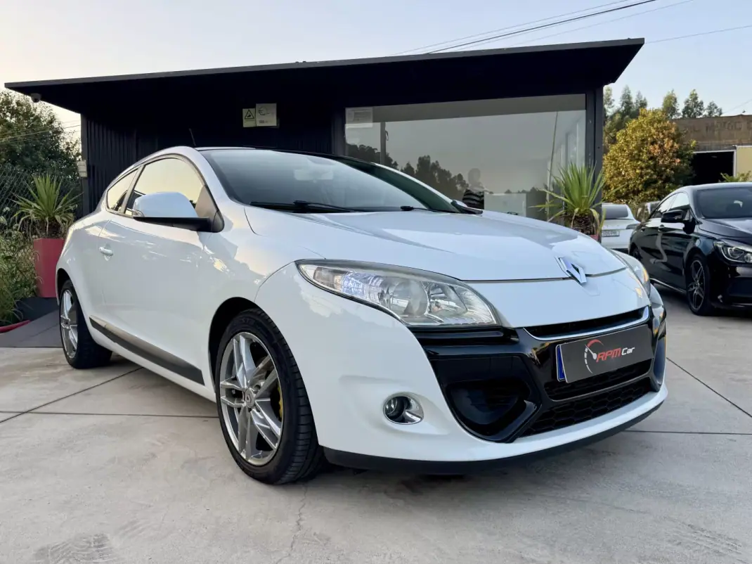 Renault Mégane Coupe 2012 - 7999 EUR, 199000 km - 199000km - foto 4 de 18