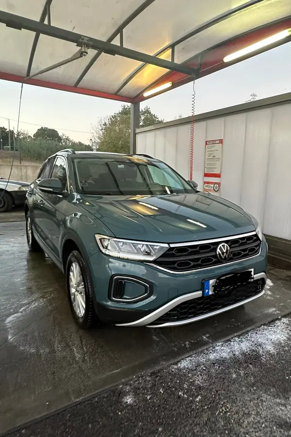 Volkswagen T-Roc 2023 — photo 3 of 13