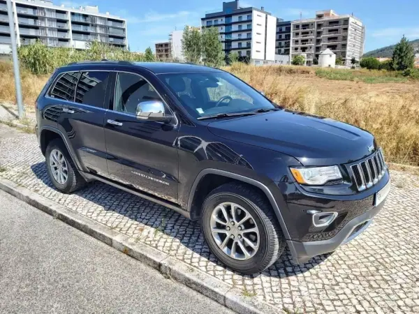 Jeep Grand Cherokee 2016 - 34950 EUR, 135350 km - AUTO.MOTO.pt - 135350km - foto 12 de 60