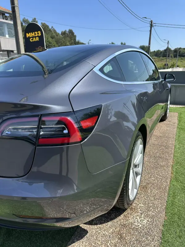 Tesla Model 3 2019 - 21900 EUR, 86000 km - AUTO.MOTO.pt - 86000km - foto 16 de 64