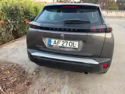 Peugeot 2008 2021 - 15500 EUR, 76783 km - 76783km - foto 2 de 10