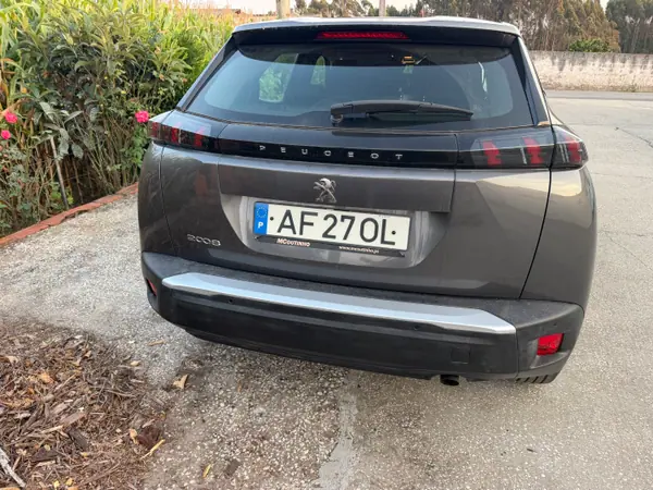 Peugeot 2008 2021 - 15500 EUR, 76783 km - 76783km - foto 2 de 10