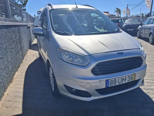 Ford Tourneo Courier 2018 - 8500 EUR, 206000 km - 206000km - foto 5 de 7