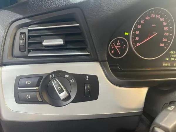 BMW 520 2010 - 15999 EUR, 174000 km - AUTO.MOTO.pt - 174000km - foto 41 de 51