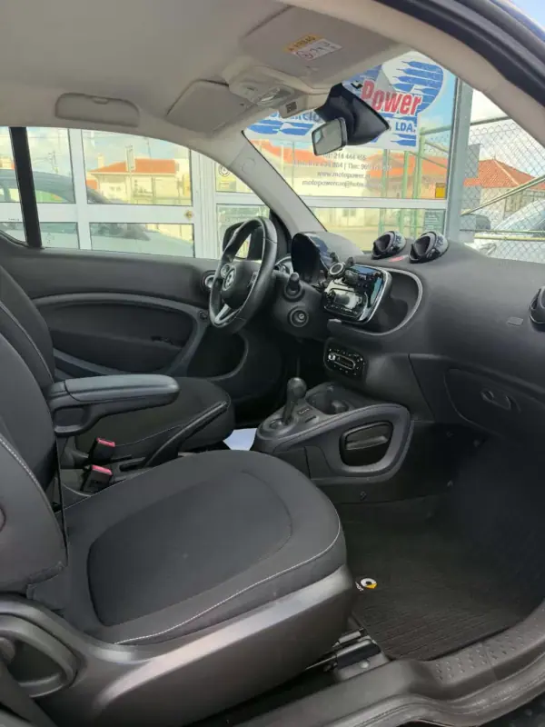 Smart ForTwo Coupé 2019 - 14480 EUR, 26000 km - 26000km - foto 2 de 3
