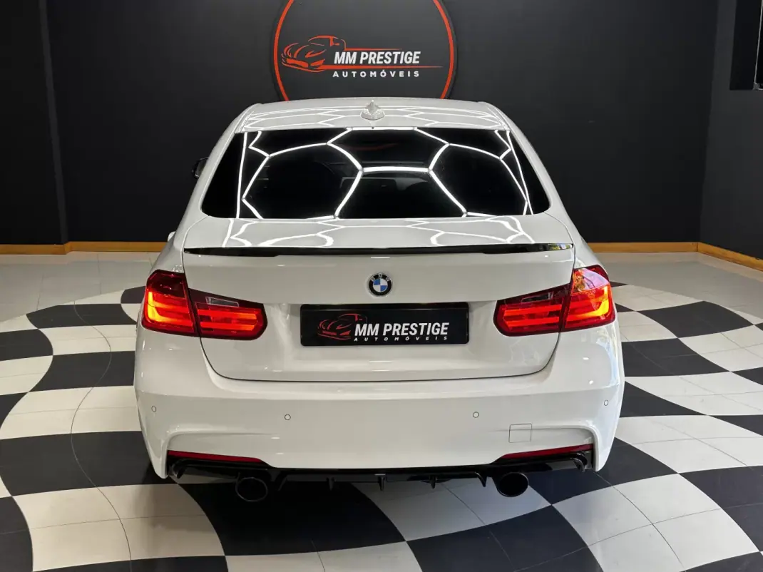 BMW 320 2014 - 18990 EUR, 218000 km - AUTO.MOTO.pt - 218000km - foto 27 de 44