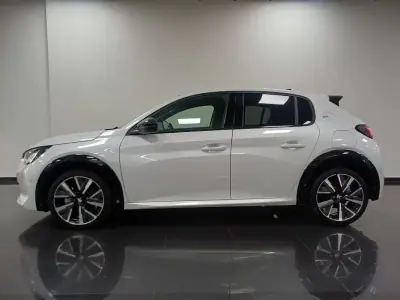Peugeot 208 2021 - 14990 EUR, 80000 km - foto 6 de 31
