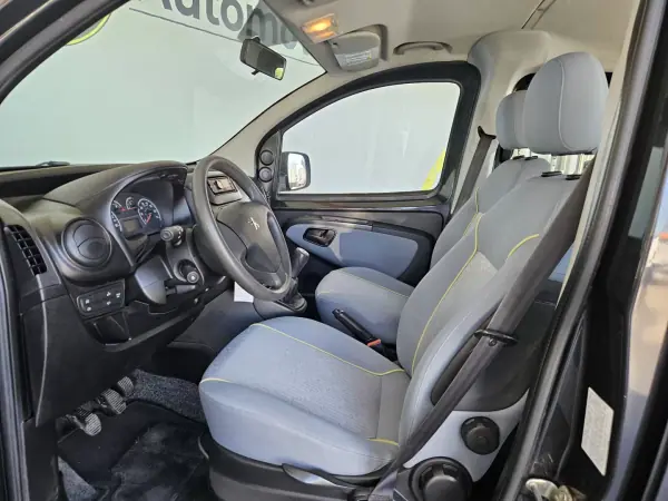 Peugeot Bipper Tepee 2011 - 7250 EUR, 174000 km - AUTO.MOTO.pt - 174000km - foto 5 de 7