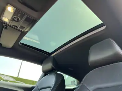 Volkswagen Scirocco 2010 - 13900 EUR, 255000 km - AUTO.MOTO.pt - 255000km - foto 15 de 16