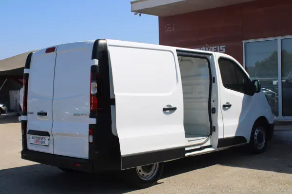 Renault Trafic 2022 - 17990 EUR, 222000 km - AUTO.MOTO.pt - 222000km - foto 10 de 24