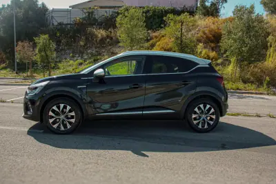 Renault Captur 2023 - 16500 EUR, 59365 km - foto 5 de 18