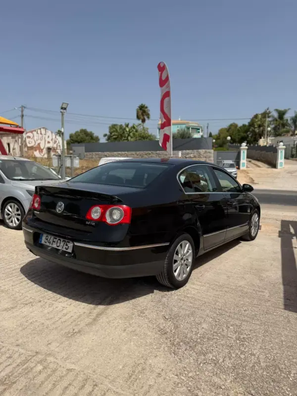 Volkswagen Passat 2008 - 9900 EUR, 129012 km - AUTO.MOTO.pt - 129012km - foto 3 de 7