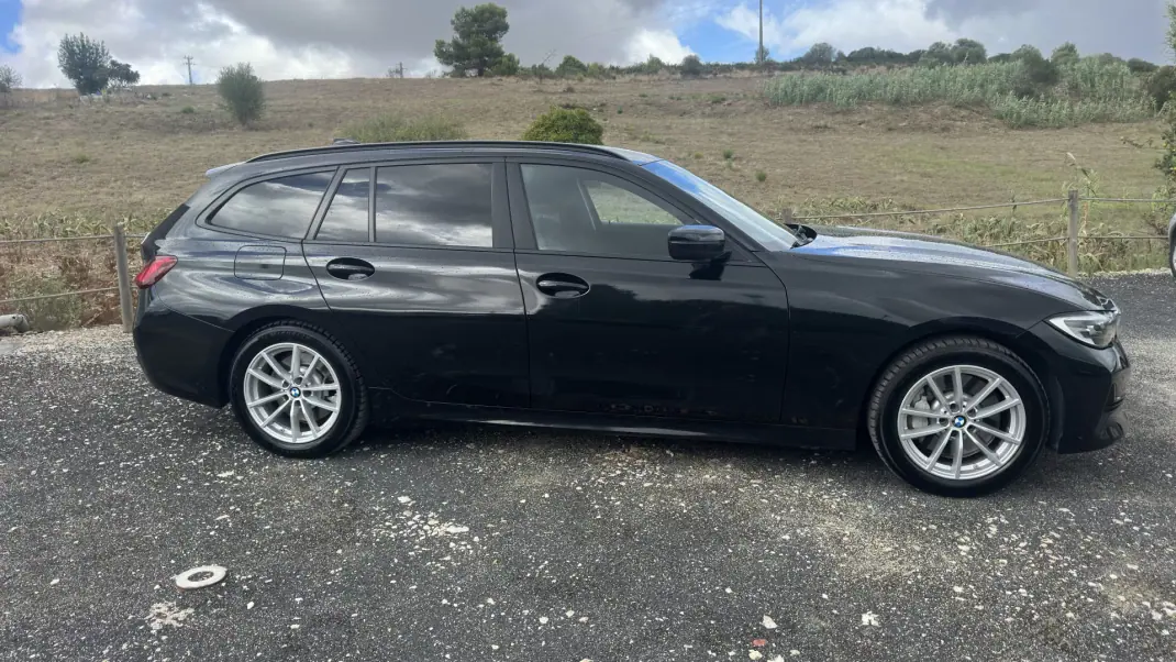 BMW 330 2021 - 26490 EUR, 125000 km - 125000km - foto 4 de 30