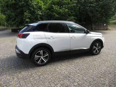 Peugeot 3008 2017 - 18990 EUR, 159000 km - AUTO.MOTO.pt - 159000km - foto 9 de 38