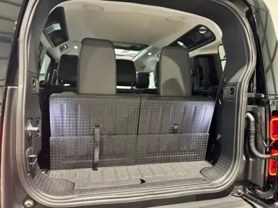 Land Rover Defender 2020 - 89900 EUR, 121000 km - 121000km - foto 13 de 60