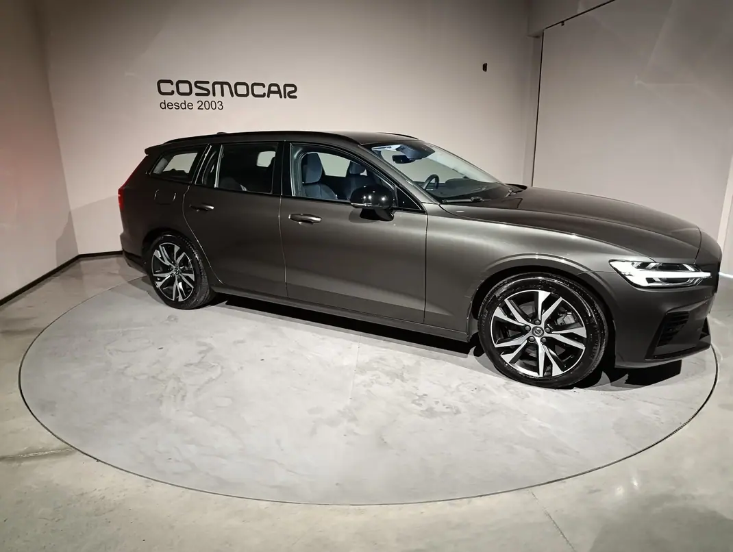 Volvo V60 2021 - 25900 EUR, 102259 km - AUTO.MOTO.pt - 102259km - foto 6 de 15