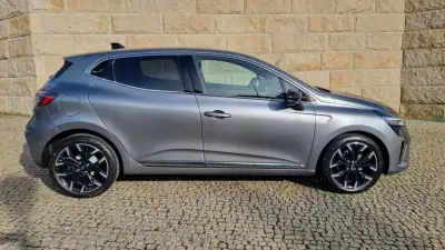 Renault Clio 2024 - 22250 EUR, 820 km - AUTO.MOTO.pt - 820km - foto 3 de 28
