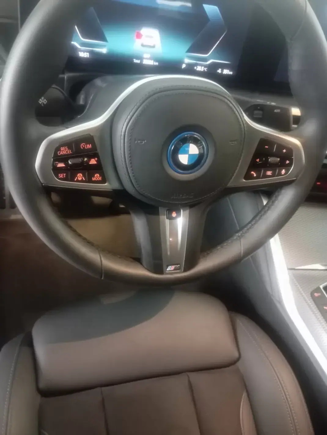 BMW i4 2023 - 39500 EUR, 33000 km - AUTO.MOTO.pt - 33000km - foto 25 de 29